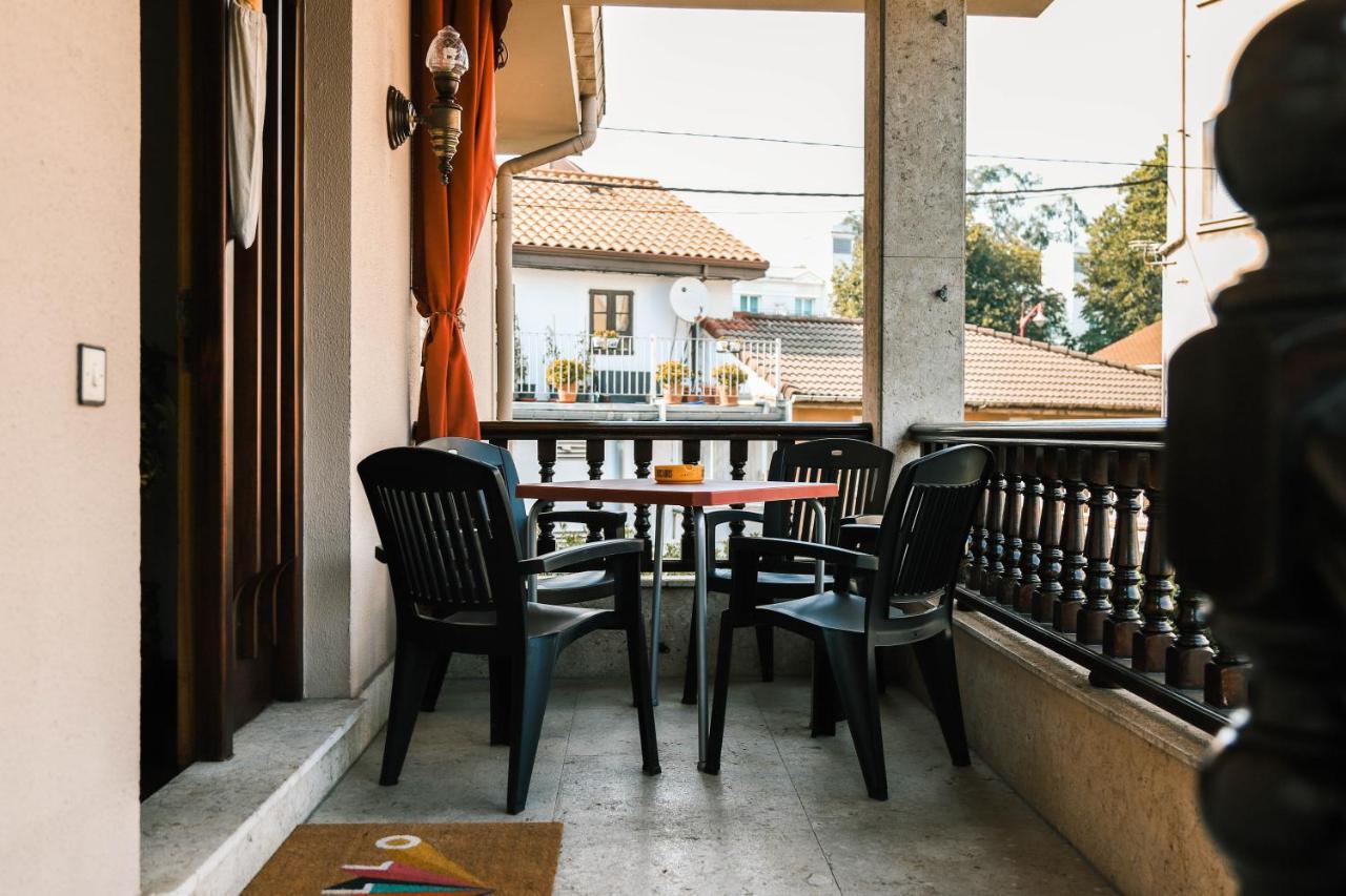 El Doce Del Ferial Villa Соларес Екстериор снимка